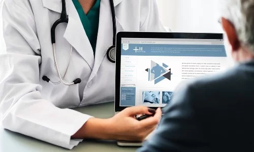 As Healthcare Organizations Get Bigger, Leaders Need to Stay Connected
